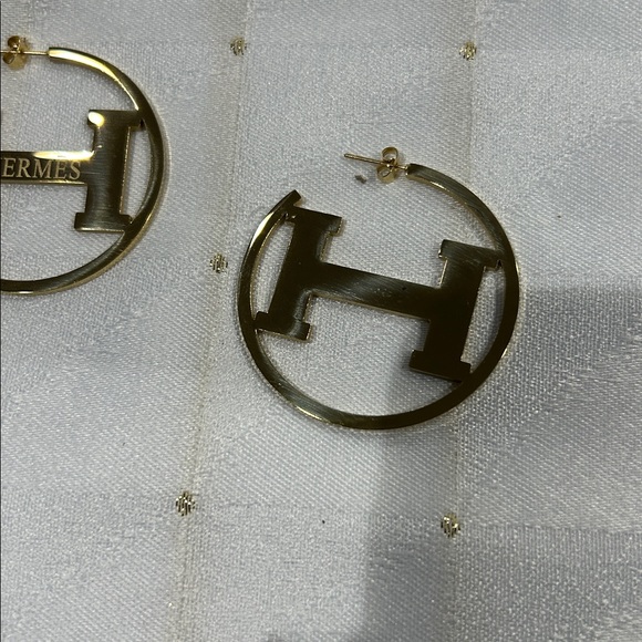 H Gold Earrings - Picture 4 of 4